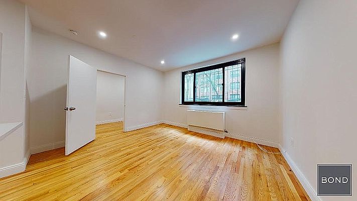1st image of 207 E 27th St #1C215