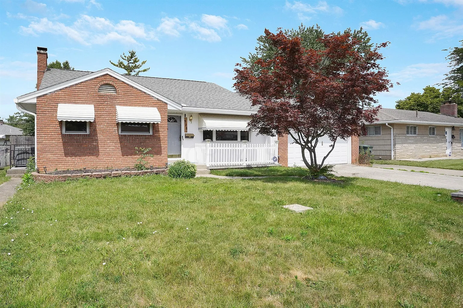 925 Anthony Dr photo 1