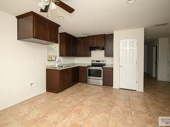 4th image of 209 Los Flores Ave #16
