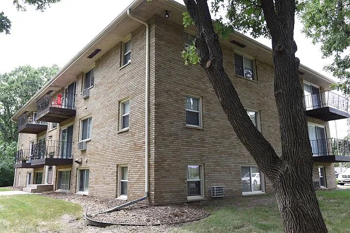 Building Photo - 1045 Syndicate Ave