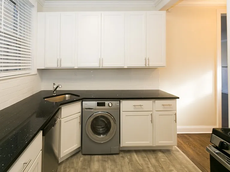 1132 Maple Ave #3 — Photo 3