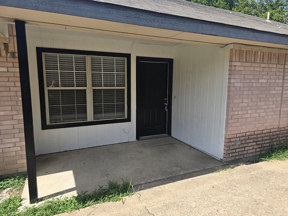 1st image of 2407 Summer Place Dr