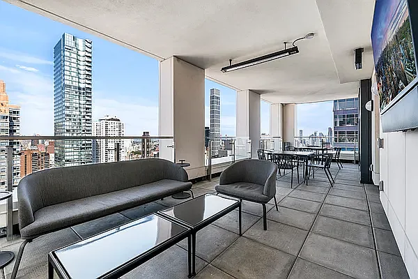 Rented by Mossanen Group | media 16