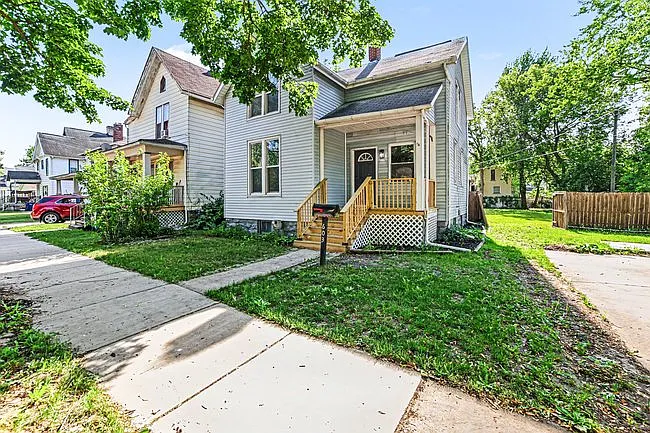 3 bed, 1600 sqft, $1,400 — Photo 3