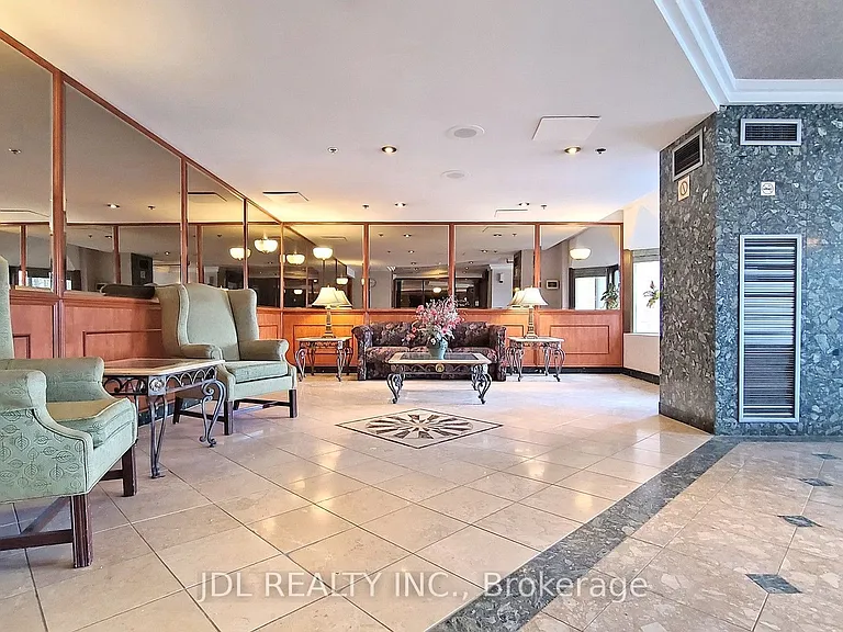 88 Alton Towers Cir #410 — Photo 11