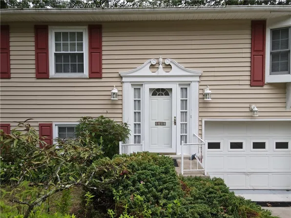 5302 Front Royal Dr, Cross Lanes, WV 25313