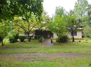 509 Long Beach Rd, Saint James, NY 11780