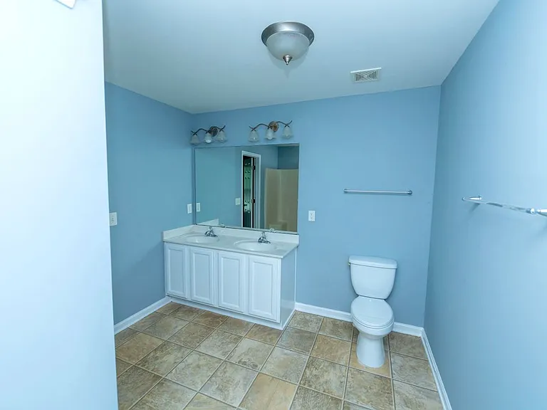 5815 Weddington Dr — Photo 16