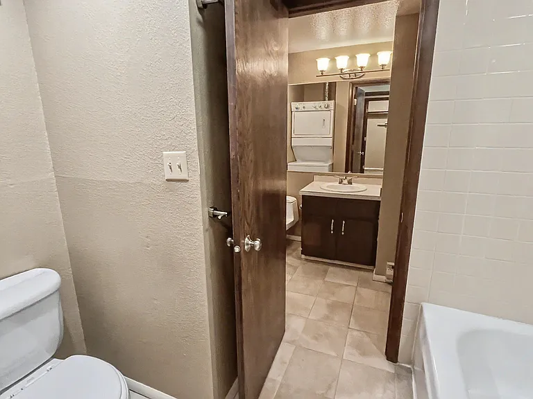 1300 W 7th Ave #311 — Photo 6