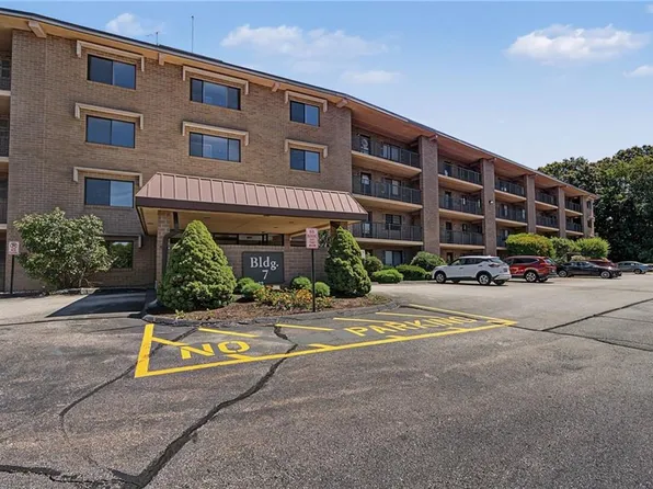 650 E Greenwich Ave APT 7-207, West Warwick, RI 02893