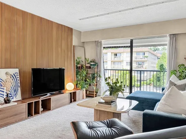 275 W 2nd St #309, North Vancouver, BC V7M 1C9