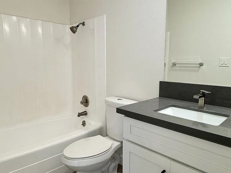 1061 Park Ave #304 — Photo 20