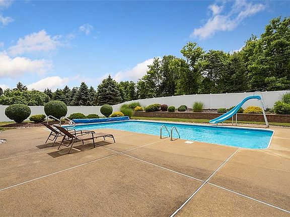 3rd image of 9871 Buckingham Pl