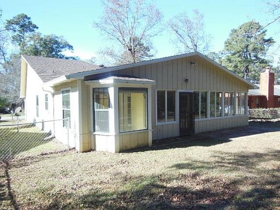 5th image of 117 Dawn Lauren Ln