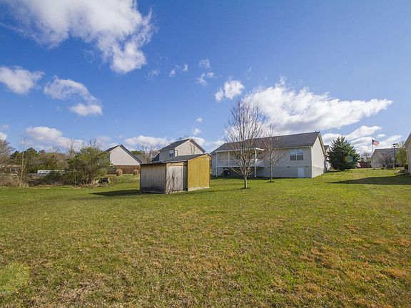 4th image of 1213 Quiet Brook Ln