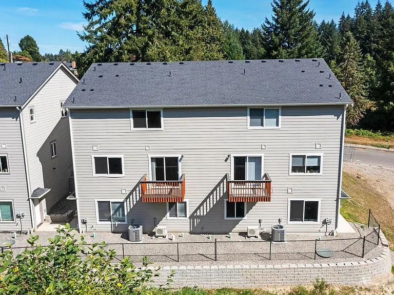 660 Hansen St SE #A — Photo 33
