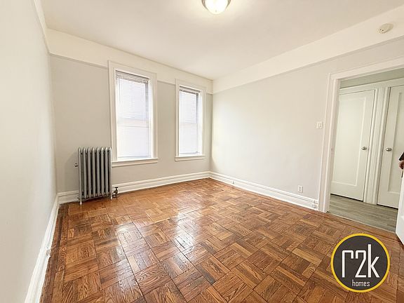 4th image of 31-60 33rd St APT A3
