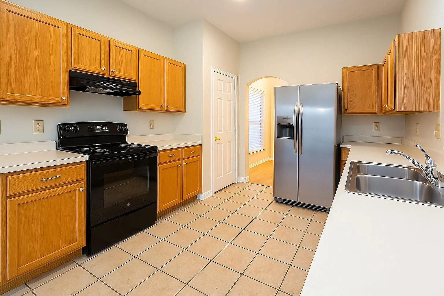 3 bed, 2.0 bath, 1842 sqft, $2,100 — Photo 4