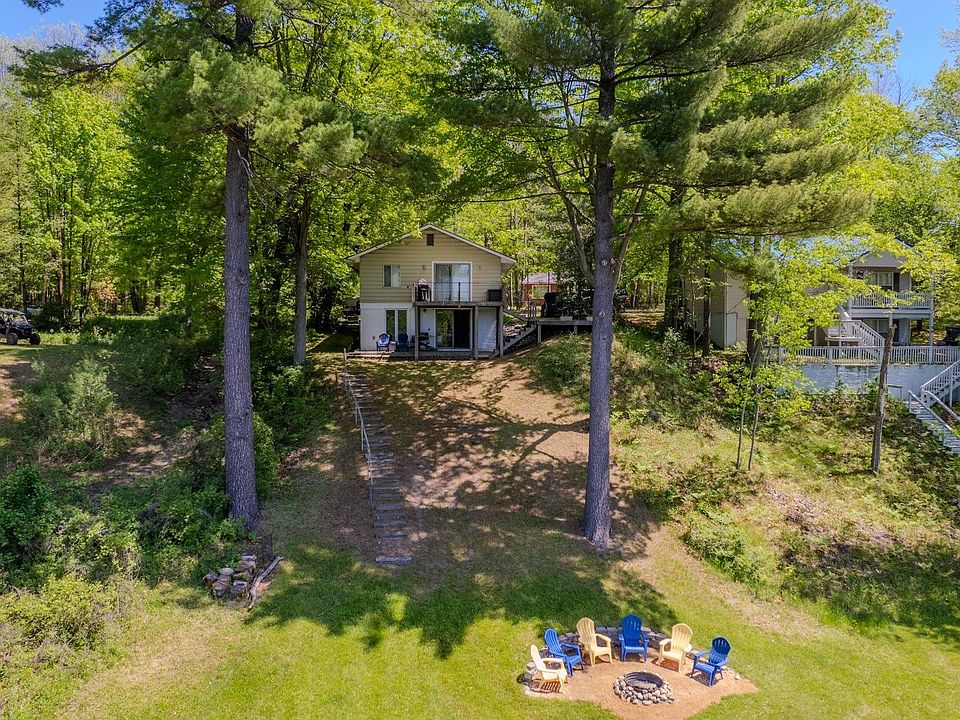 1st image of 661 Connie Dr