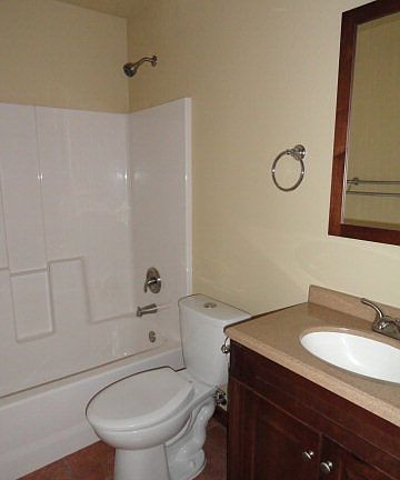5th image of 108 E Pine Ave
