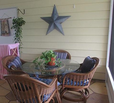 3rd image of 187 Queen Palm Dr #187