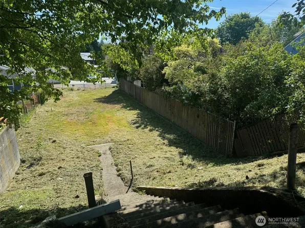 826 Chester Avenue, Bremerton, WA 98337