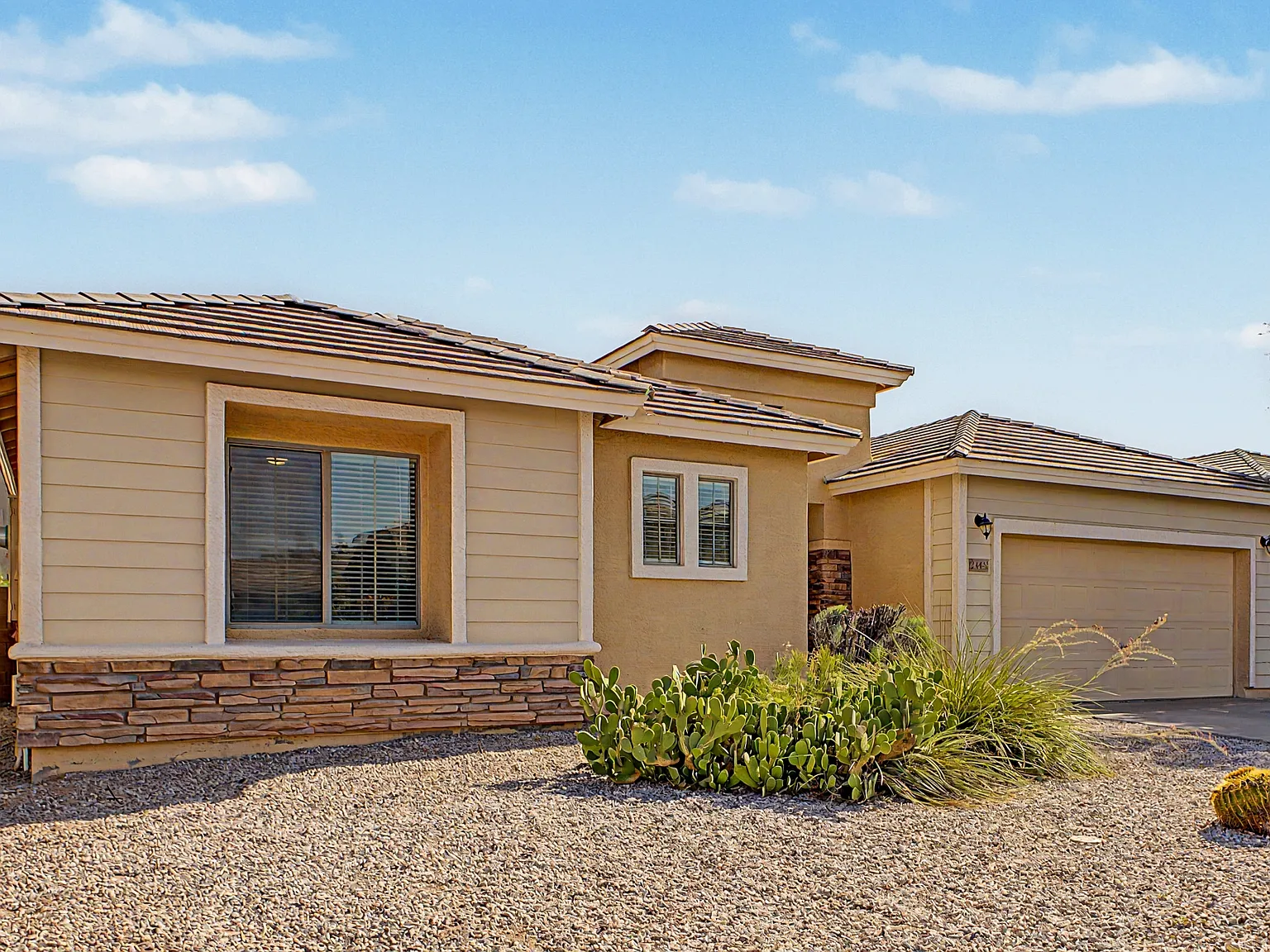 3 bed, 2080 sqft, $2,600 — Photo 4