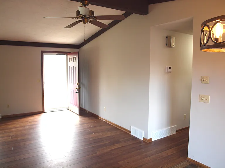 607 Cheyenne Cir — Photo 2