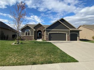 807 21st St SW, Altoona, IA 50009