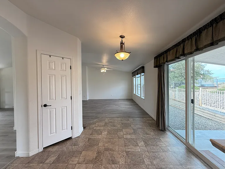 2828 Jerry St — Photo 12