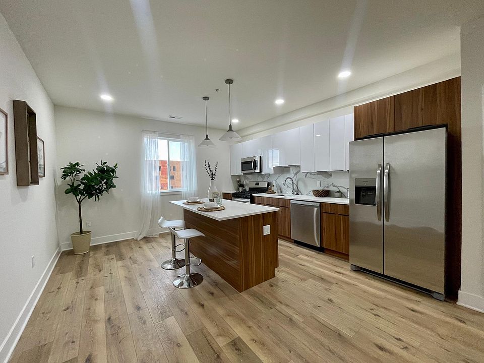 1st image of 2504 E Tioga St #B14