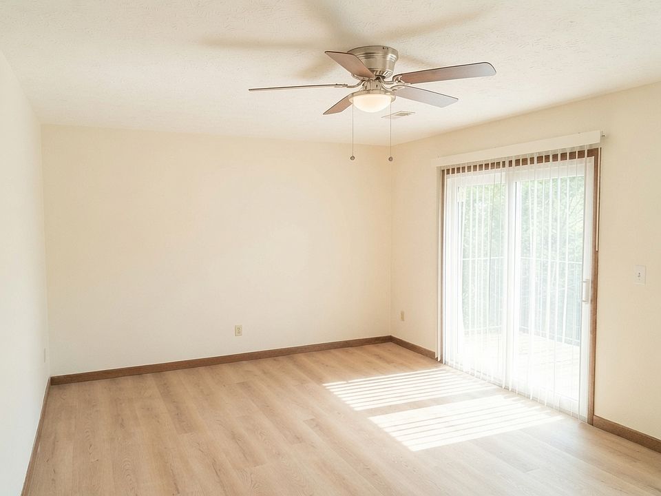 1st image of 505 Lord Ave #505