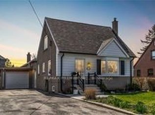 31 Compton Cres #B, Toronto, ON M3M2C3