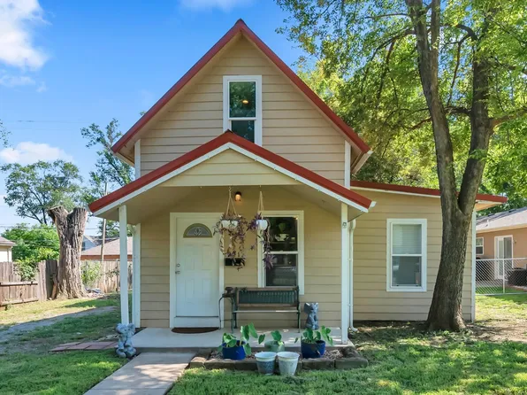 241 E Clark Ave, Augusta, KS 67010