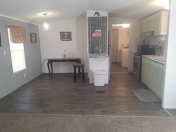 2nd image of 449 White Oak