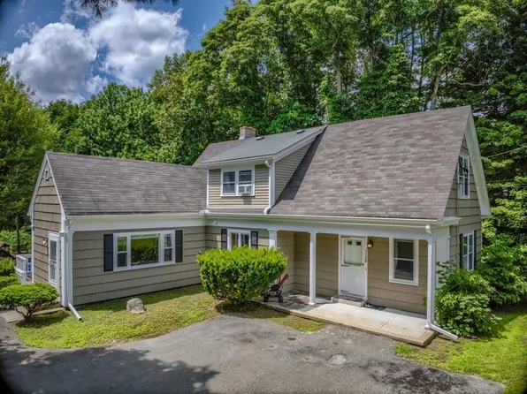 712 Plymouth St, Whitman, MA 02382