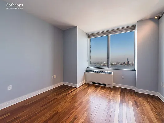 Rented by Sotheby's International Realty | media 7