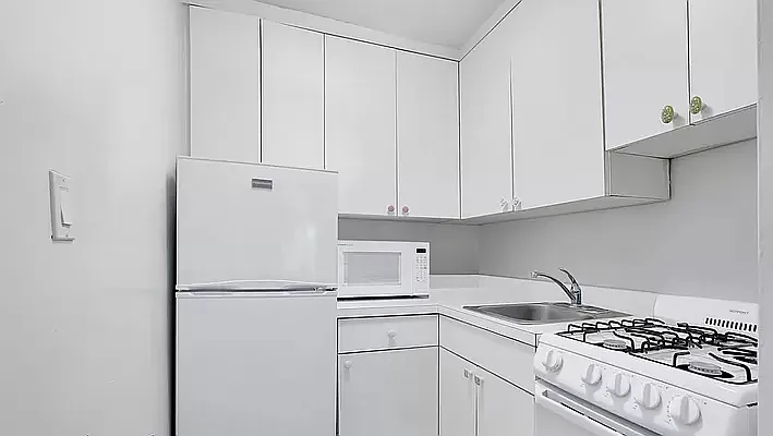 Rented by Living New York | media 13