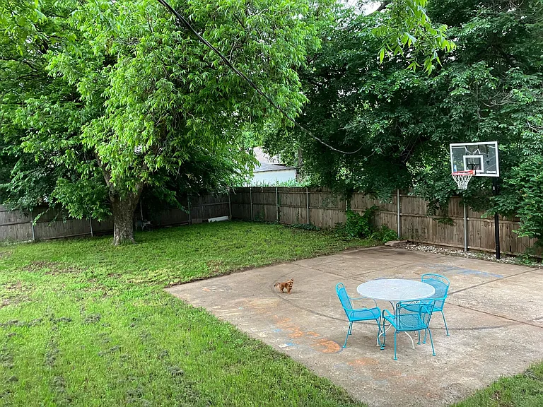 2437 NW 15th St — Photo 16