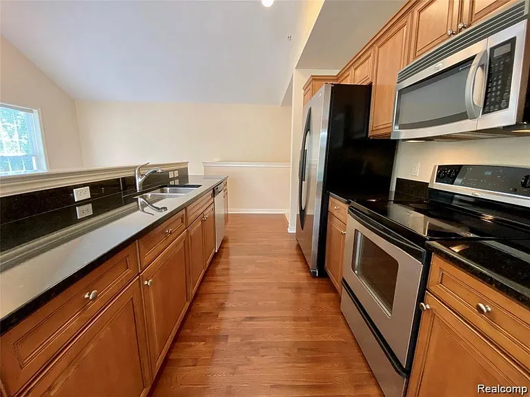 341 S Village Way — Photo 6