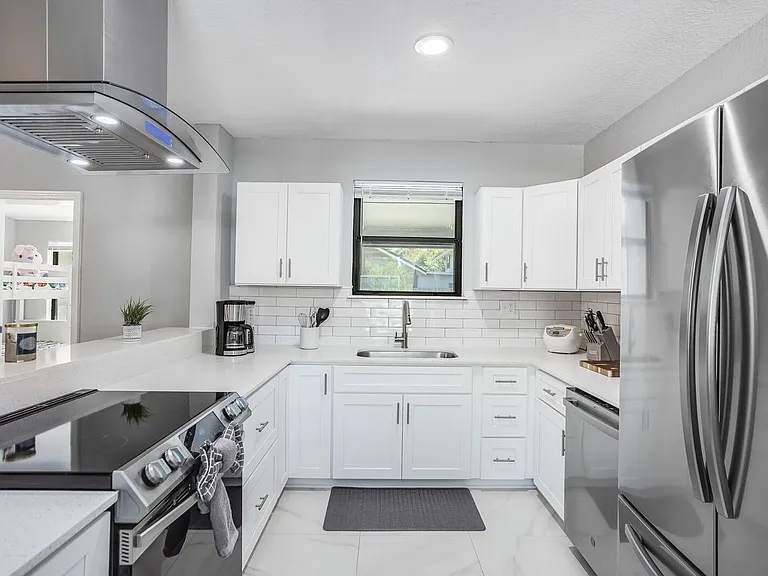427 Holly Ave — Photo 10
