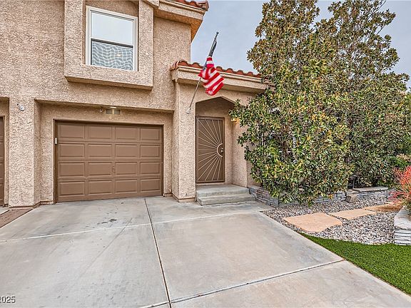 3rd image of 2836 Floral Peak Dr