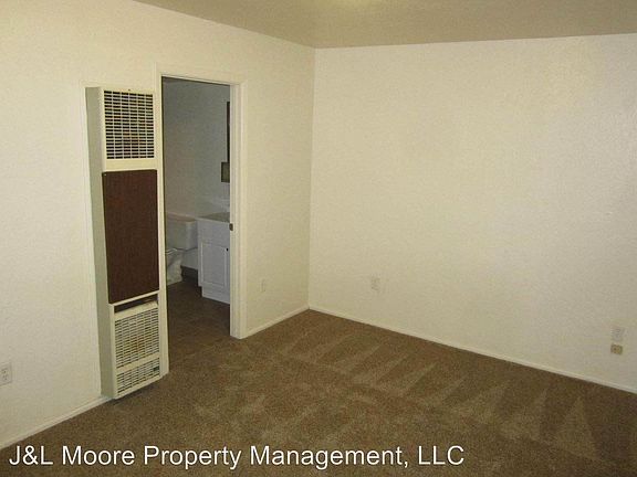 3rd image of 908 1/2 Beekman Ave