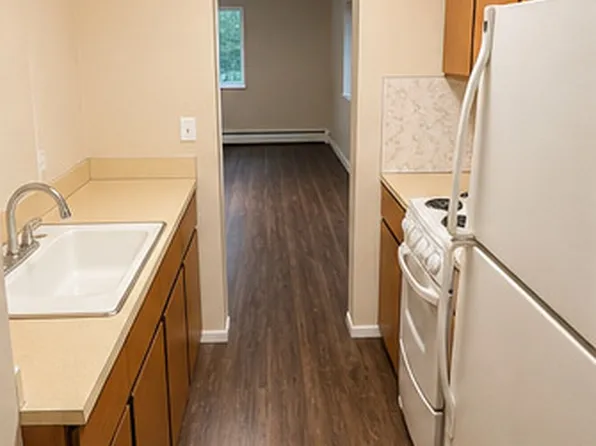 148 Van Buren St APT G, Chelsea, MI 48118