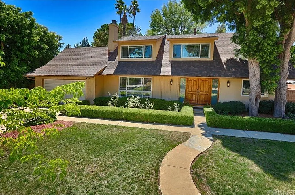 4 bed, 2300 sqft, $875 — Photo 2
