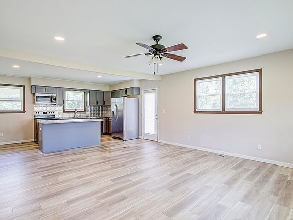 3rd image of 101 Rose Ln