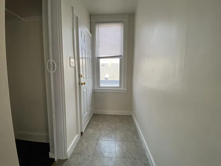 4351 S Honore St #2-F — Photo 2