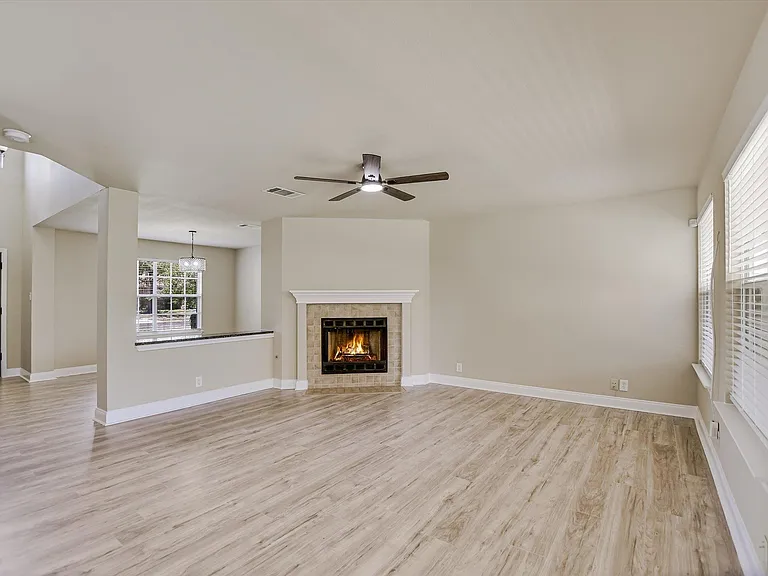 8111 Hawick Dr — Photo 5