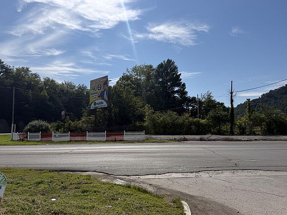 4th image of 6423 State Highway 1428