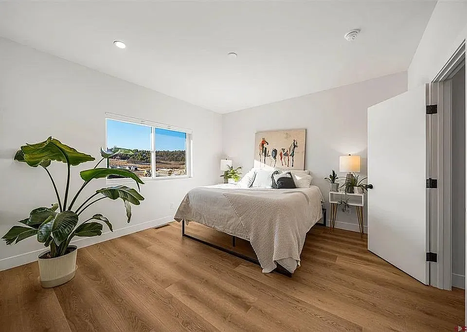 2 bed, 1220 sqft, $3,200 — Photo 3